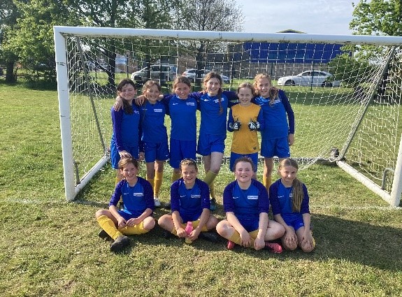 Y5.6-Girls-Football-Team